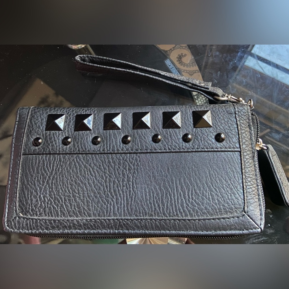 women's wallet, black color with Black Stones on the front